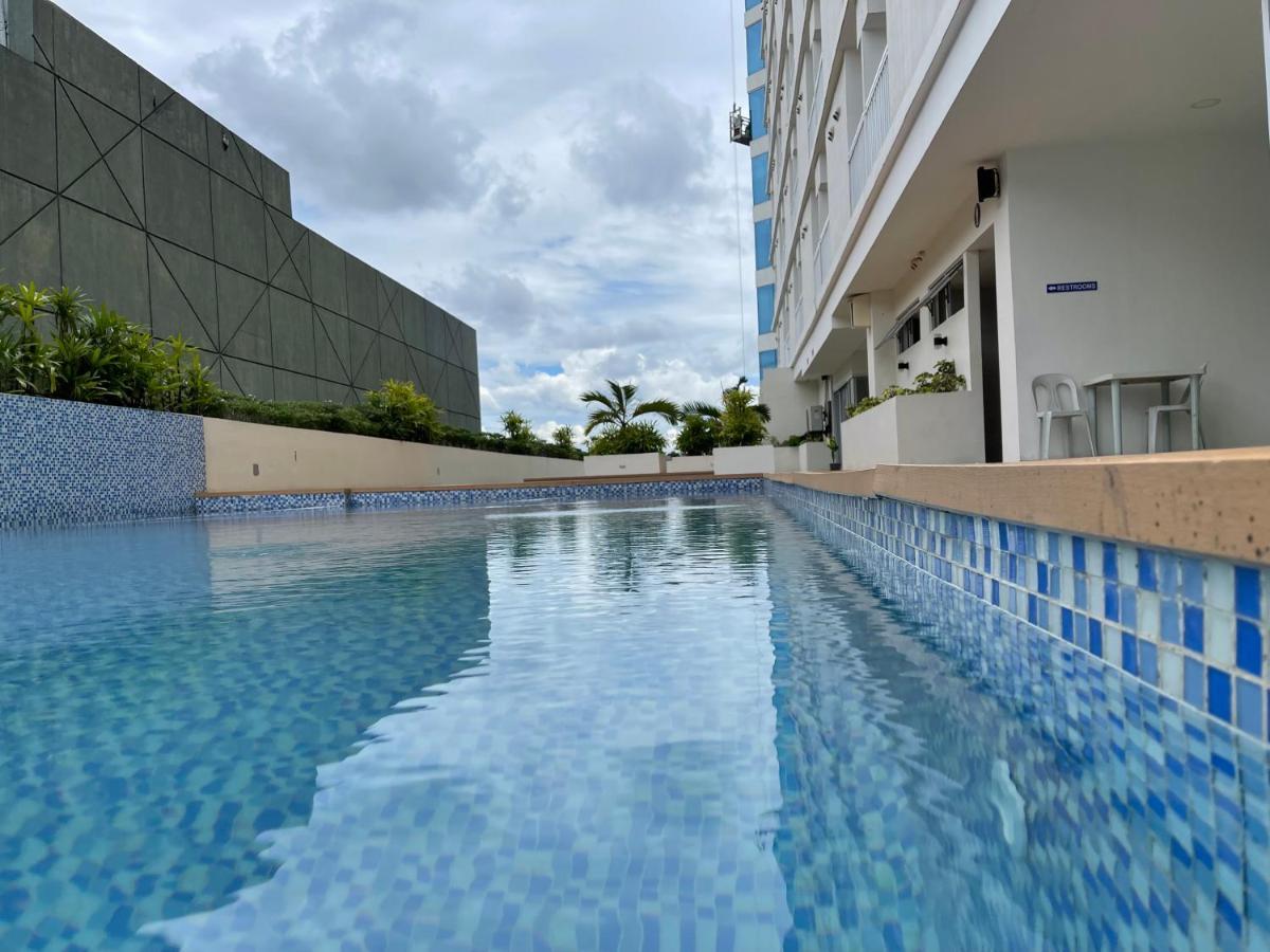 Inspiria Aparthotel Davao Luaran gambar