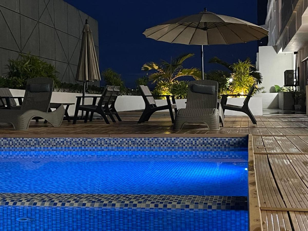 Inspiria Aparthotel Davao Luaran gambar