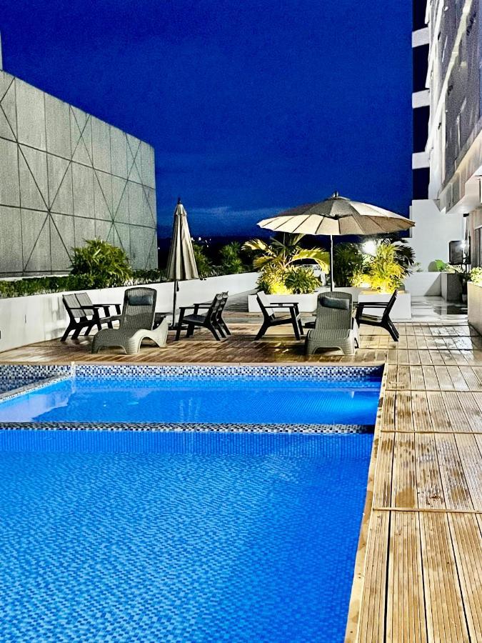 Inspiria Aparthotel Davao Luaran gambar